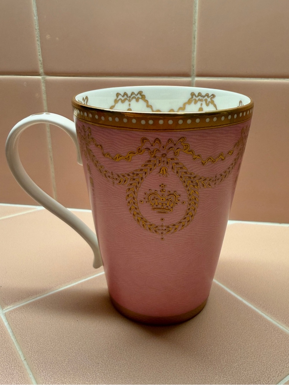 Royal Collection Trust Pink & Gold English Fine Bone China